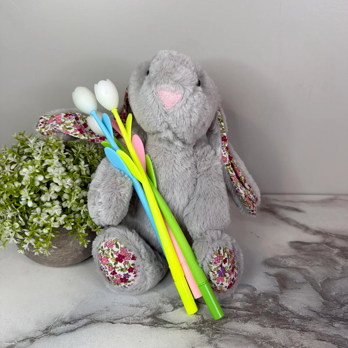 Bunny Floral Plush & Tulip Pen Bundled Set